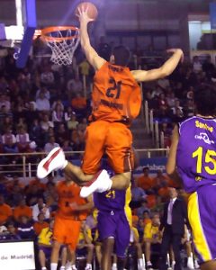 Imbroda, decepcionado tras su debut, quiere al menos dos refuerzos (con galería del AG Fuenla – GC Valladolid)