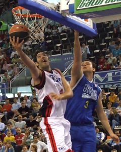 El Baskonia confirma el cambio de dinámica del Estu (con galería de fotos)