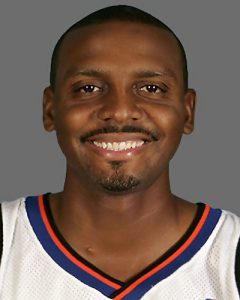 Los NBA Penny Hardaway, Tony Delk y Lee Nailon en el mercado