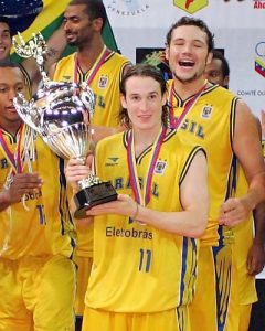 Marcelinho Huertas, mejor jugador del Sudamericano en el que se impuso Brasil