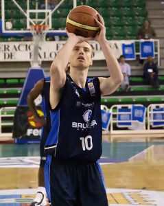 Bruesa GBC, único en que todos anotan un triple pero 2º peor equipo en T3% de la liga