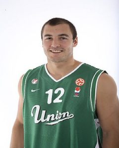 Testimonial debut de Milic en una nueva victoria del Real Madrid