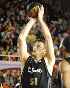 ACB outside: Andy Betts jugará en el Efes Pilsen