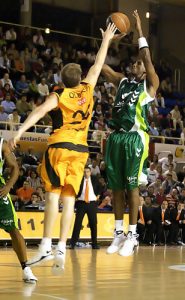 Kelati finaliza su aventura americana con los Lakers