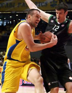 Mercado europeo: Nuevo entrenador para el Maccabi, emotivo adiós a Vujcic y H. Price al Dinamo