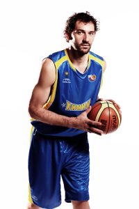 Garbajosa debuta con el Khimki y Delfino se lesiona