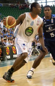 LEB-Oro, J4 (I): Barbour ya mete miedo