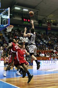 Javi Salgado, el jugador de las canastas imposibles