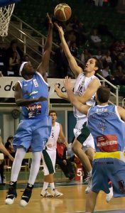 Jon Cortaberría cruza el puente de la LEB Oro a la ACB