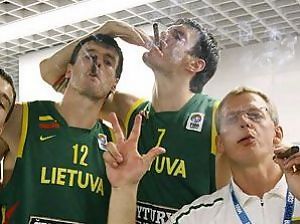 Zoco europeo: Lavrinovic, al Dynamo, oficial. El destino de Dixon, Sangare y novedades en el Maccabi