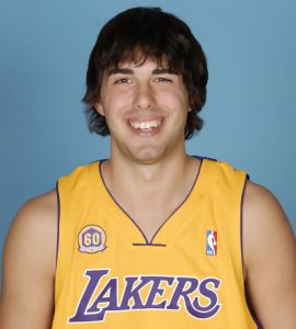 Los Lakers consiguen alejar a Vujacic de Europa