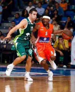 Mercado ACB: CB Valladolid ficha a Brian Chase y Xacobeo Blu:Sens, a Alfonso Sánchez