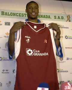 Mercado europeo: El Pompea Nápoles ficha al campeón de la liga ACB Jay Larrañaga. Además R. Howell también volverá a Italia