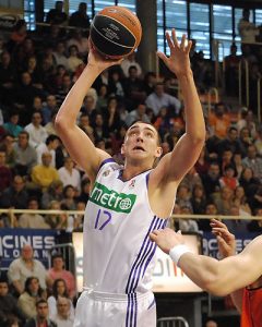 El Real Madrid recupera a Axel Hervelle para la causa