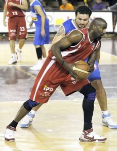 Sí hay dinero para Ryan Humphrey. El pívot apuntalará la zona del Blancos de Rueda