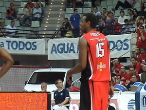 ¿Revancha? Prestes y Faverani, por un lado y Taquan Dean por otro, se enfretan a sus “ex”