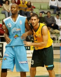 Pedro Fernández se queda en Murcia