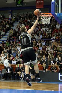 Pedja Savovic, de las canchas a los despachos