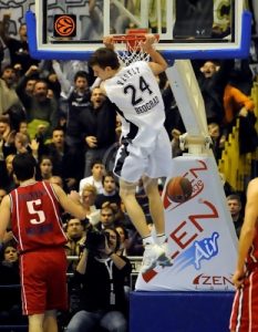 EL-Top16, J1 (miércoles): Partizan conquista Atenas de nuevo, Unicaja cae en Moscú y el Real Madrid supera la picadura de la Araña
