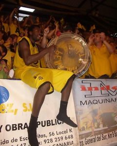 El pívot Jakim Donaldson seguirá en el Canarias