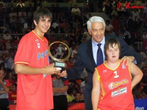 Premios a pares: Caminos paralelos llevan a Ricky Rubio y Alba Torrens a ser nombrados como mejores jugadores jóvenes de 2009 por FIBA Europa
