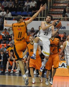 Llull lidera al Madrid; Maldonado toma nota