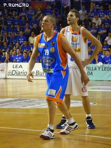 El mago Iván Corrales desempolva una chistera que puede valer un ascenso a la ACB (Video 3er partido)