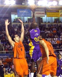 Bud Eley sigue en Valladolid y Jesús Fernández apunta a Menorca