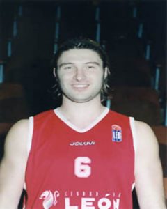 Julio González no volverá a León y se queda en Los Barrios