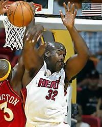 Shaquille arrasó a los Hawks y Varejao sigue participando