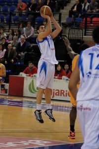 Adecco Plata (J17): Clavijo y Andorra mantienen su pulso, con Mallorca al acecho. Ávila, la historia de una brillante escalada; Oviedo, la de un gran desplome.