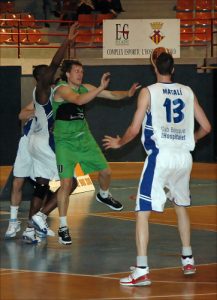 Uno de los mejores nacionales de la Adecco Plata, Jonathan Barceló, continuará en Plasencia Extremadura