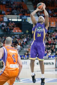 Jason Robinson renueva en Valladolid