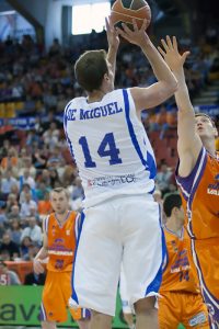 Mercado Adecco Plata: Iñaki de Miguel e Iván Cruz fortalecen la pintura de Las Rozas; Pablo Fernández se incorpora a Óbila y Ed Cage llega a River Andorra