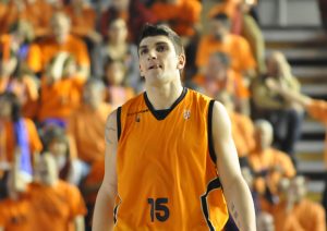 Batista llega a Vitoria para esta temporada y tres más. Hendrix podría sustituir al uruguayo en Fuenlabrada