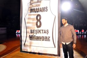 Liga turca TBL (J8): Anadolu Efes pierde la imbatibilidad. Besiktas también gana sin Deron y con David Hawkins como MVP ¡Besiktas retira la camiseta de D-Will tras solo dos meses en el club!