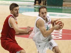 ¡Ligas EXT: Rakocevic debuta en Siena; el Besiktas de Deron Williams se carga al Feberbahce; duelo Parker-Batum en Francia en el debut de Turiaf y 46 de valoración para Cuthbert Victor en Rusia!