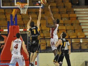 Adecco Plata (J15): Lan Mobel sorprende a Aurteneche mientras River Andorra se reencuentra con su juego tras el parón copero. Tony Vicens (MVP)