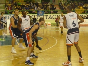 Adecco Plata J5: El sorprendente Aurtenetxe Maquinaria sigue manteniendo el ritmo de Aguas de Sousas Ourense y Barça Regal en la parte alta de la clasificación. Kim Adams MVP de la jornada