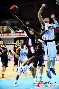 Aaron Brooks intentará recuperar su mejor juego en los Rockets