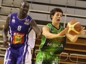 Lobe Huesca sigue renovando a su columna vertebral: Óscar Herrero continuará