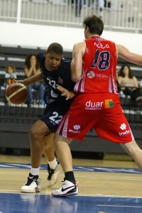 Walter Samuel y Fabio Santana ocupan las vacantes de Peña y Alvarado en UB La Palma. Joaquín Portugués reforzará los entrenamientos