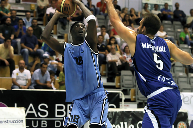 Michel Diouf cambiará Lugo por Burgos. Jeff Xavier sigue en El Plantío