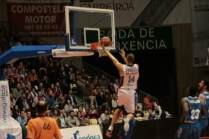 Blusens resuelve en 10 minutos y se pasea ante un triste Cajasol (82-61)