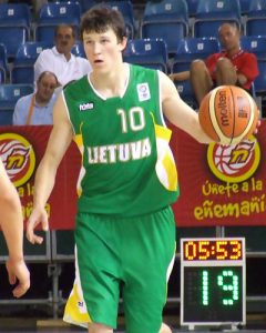 Europeo sub-18: España promete correr ante Janavicius, el peligro lituano en un partido “de vida o muerte”