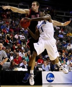 Zoco Plata: Willie Galick, un pívot internacional canadiense para el Oviedo Club Baloncesto. El base canterano Javi López Montaña jugará en el Aurteneche Euskadi