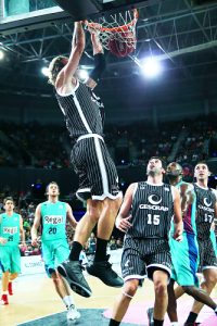 Nuevas caras, pero de nuevo el “Efecto Miribilla”. El corazón de Gescrap Bizkaia tumba a un Barcelona Regal que no vio aro (78-77)