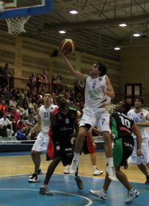 Adecco Plata (J1): Canasta ganadora de Kearse para Iraurgi e impugnación del Grupo Eulen (incluye videos). Aurteneche, primer líder con Hedgepeth como MVP. Declaraciones exclusivas de los entrenadores