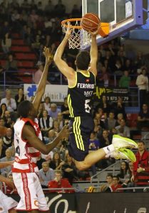 El Real Madrid cambia la marcha en el último cuarto y asalta el Nou Congost (84-97)
