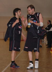 Kim Adams y Sergio Alonso, renovados